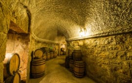 Hầm Rượu Debay