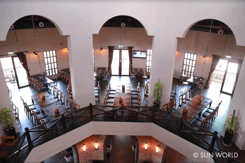 Không gian ấm cúng với lối kiến trúc Pháp sang trọng tại nhà hàng buffet La Lavande