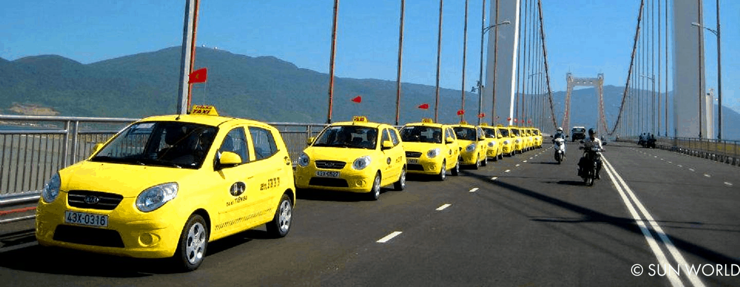 Taxi là phương tiện được du khách lựa chọn nhiều nhất khi di chuyển từ Đà Nẵng đến Bà Nà Hills.