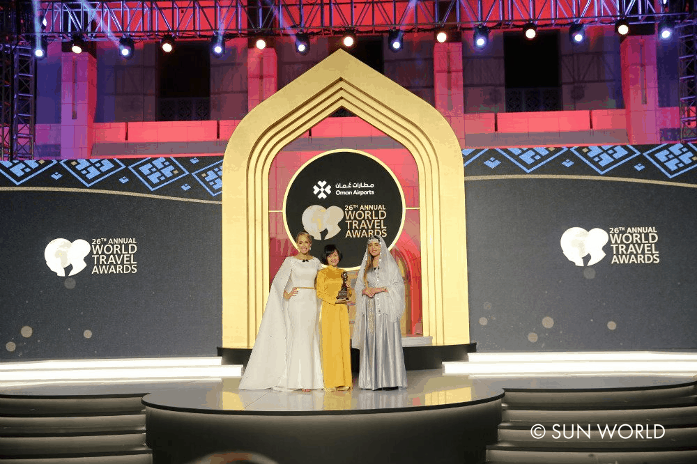 Đại diện tập đoàn Sun Group nhận giải thưởng World Travel Awards 2019