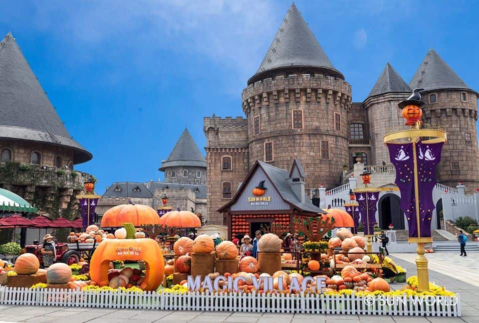 Trang trí bắt mắt tại lễ hội Halloween diễn ra vào khoảng cuối tháng 10 ở Bà Nà