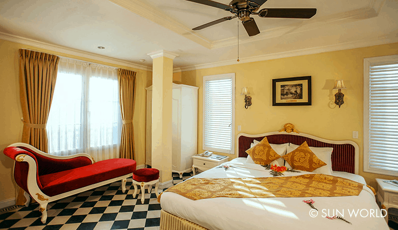 Nội thất bên trong các phòng của khách sạn Morin được thiết kế sang trọng, tinh tế đậm màu Pháp cổ.