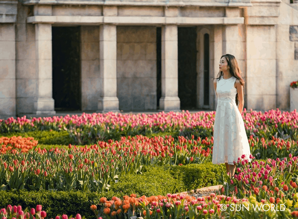 Lạc vào vườn hoa Le Jardin, du khách như lạc vào câu chuyện cổ tích của những nàng công chúa xinh đẹp