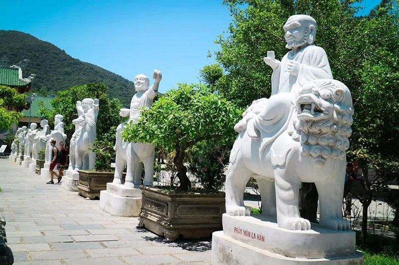 18 bức tượng La Hán