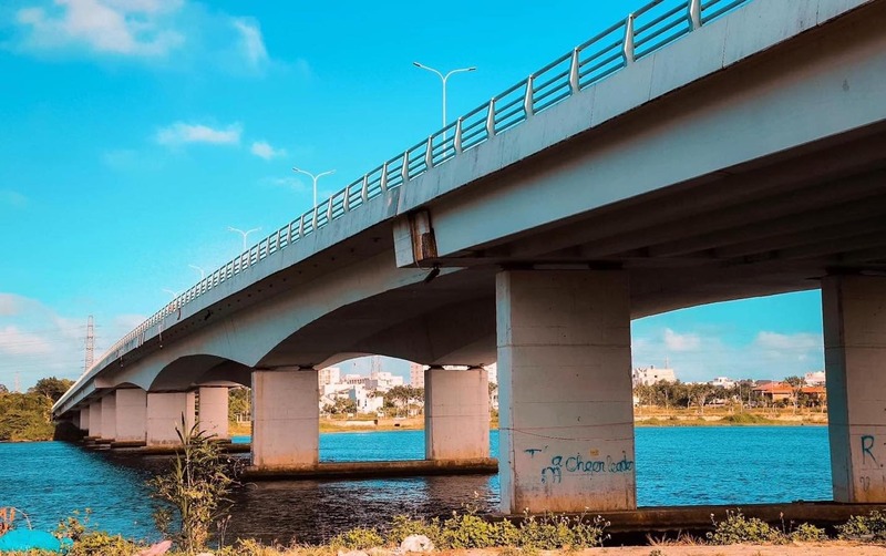 Cầu Tiên Sơn là điểm trung chuyển quan trọng trên hành lang kinh tế Đông Tây 