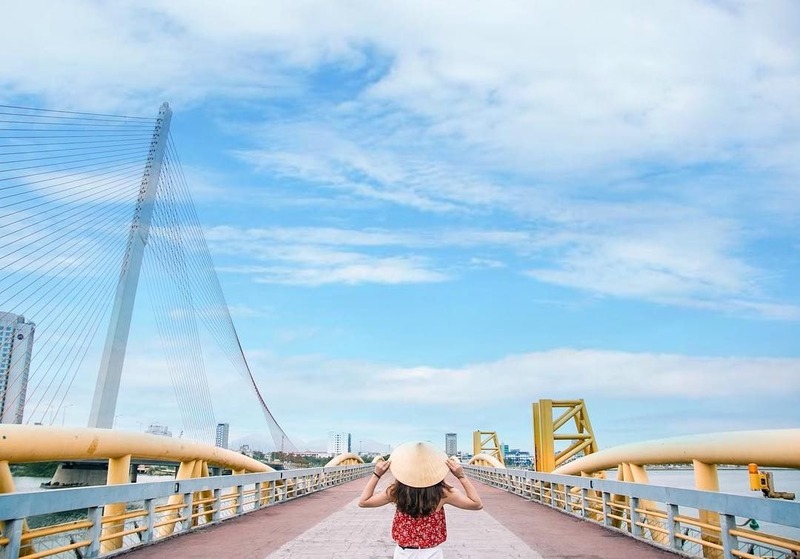 Cầu Nguyễn Văn Trỗi trở thành địa điểm check in được nhiều bạn trẻ yêu thích
