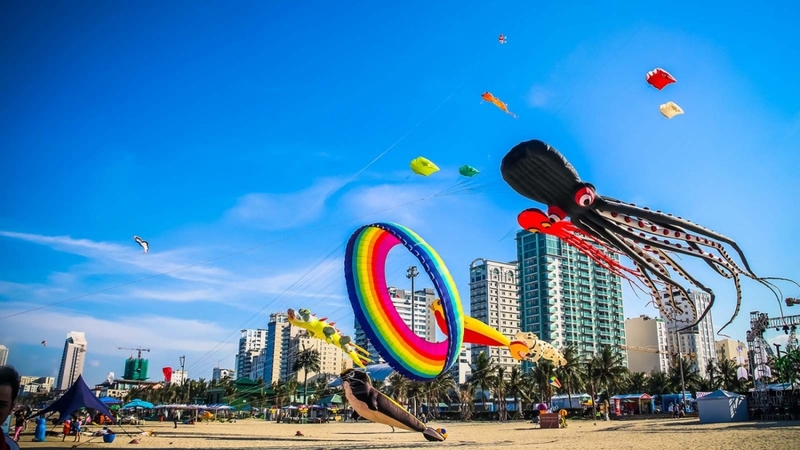 Lễ hội du lịch Đà Nẵng không thể thiếu các hoạt động thể thao trên biển (Nguồn: vov.vn)