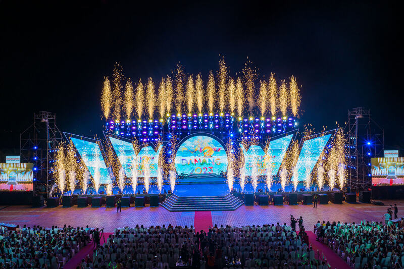 Sân khấu hoành tráng của lễ hội văn hóa Enjoy Danang (Nguồn: danangfantasticity.com)