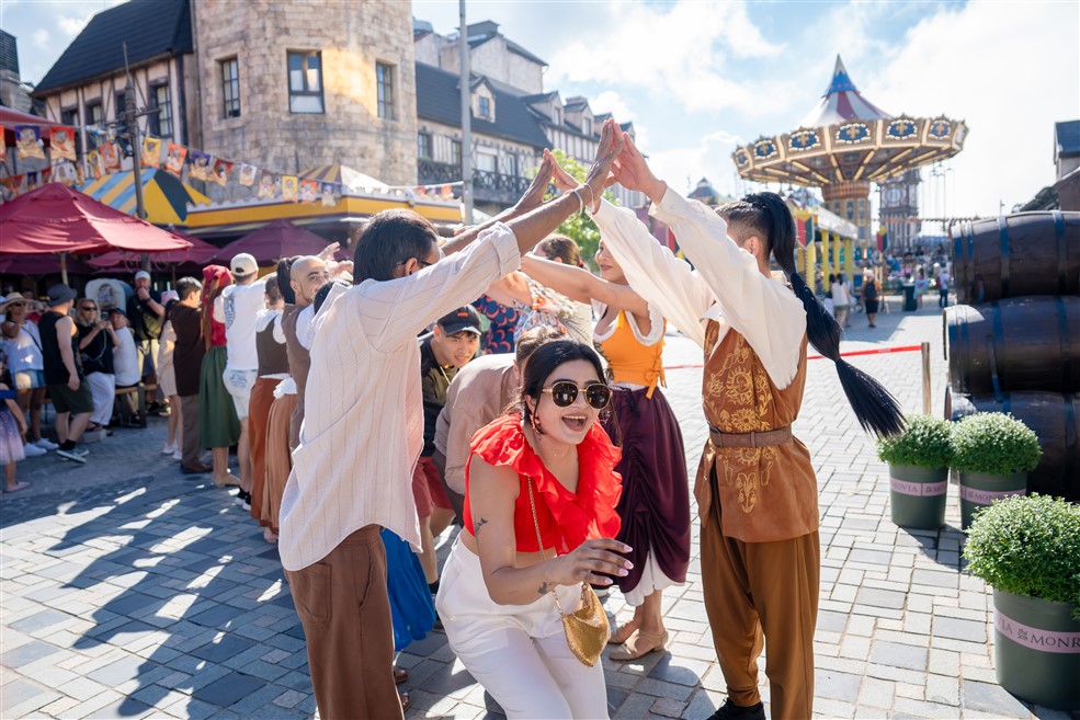 Show Hội Chợ Hạnh Phúc (4)